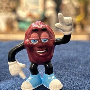 Vintage California Raisin Pin